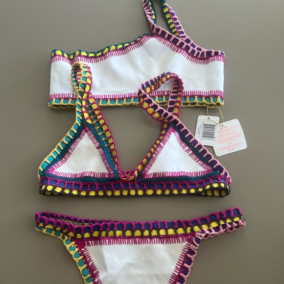 KIINI. Set - Picture 1 of 1